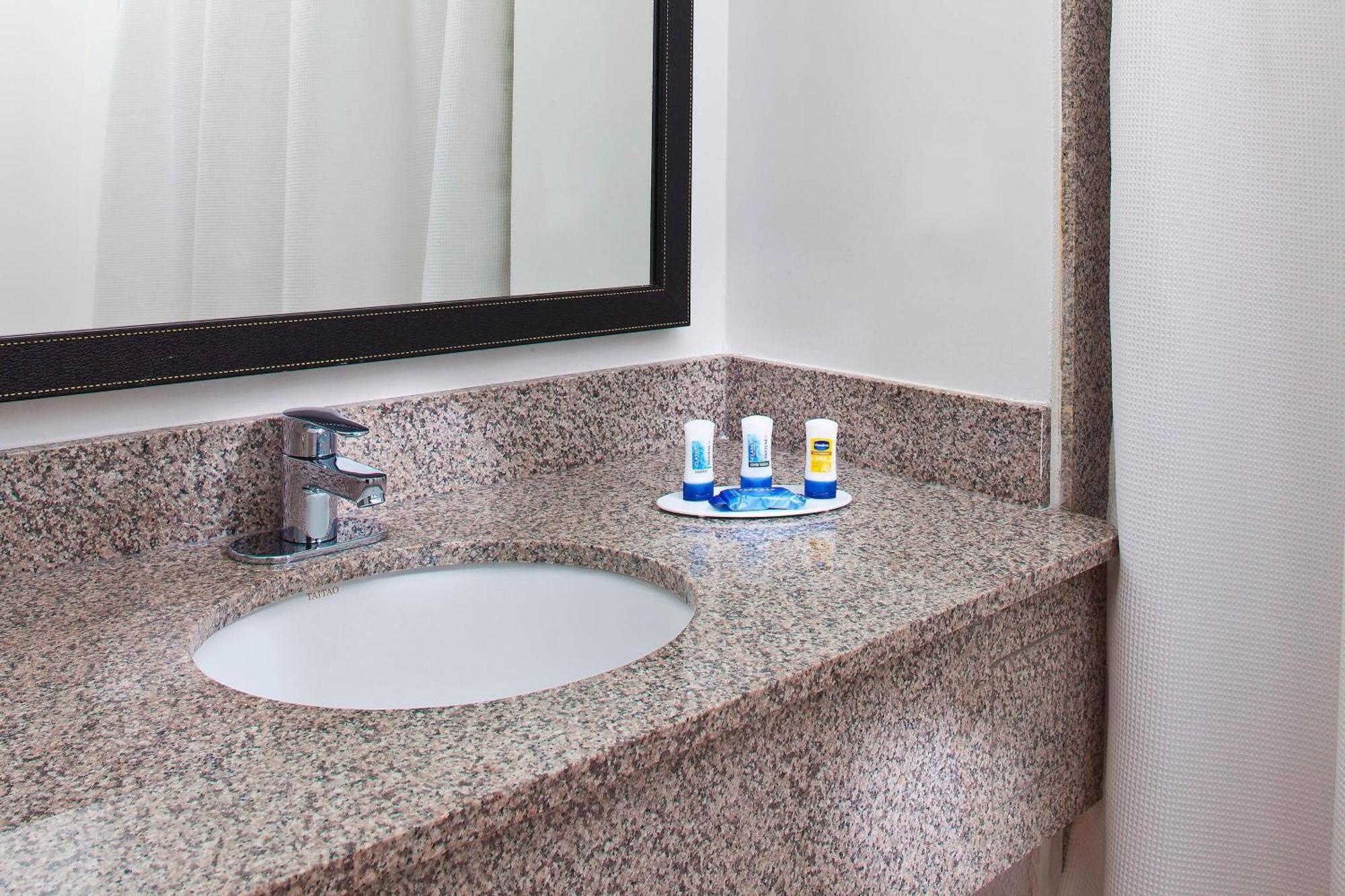 Fairfield Inn & Suites Houston Hobby Airport Exteriér fotografie